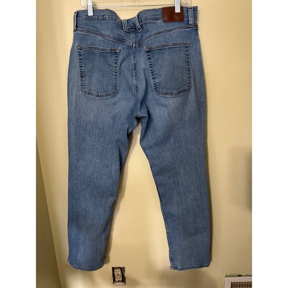 L.L. Bean Mens Standard Fit BeanFlex Jeans 36x30 Light Wash Denim - Picture 4 of 10